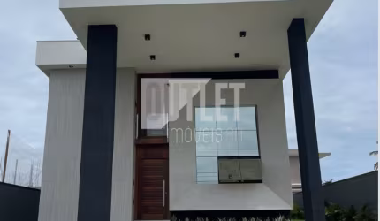 Linda casa duplex com 245m² co 3 suítes no Alphaville