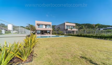CASA A VENDA NA PRAIA DO ESTALEIRO BAL. CAMBORIU
