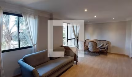 Apartamento no 4º andar mobiliado com 3 dormitórios e 2 garagens