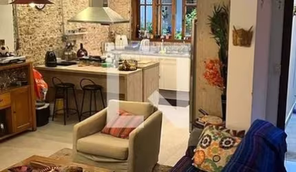 Casa à venda com 120m², 2 quartos e 2 vagas