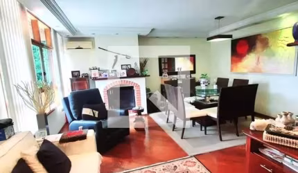 Casa à venda com 140m², 3 quartos e 3 vagas