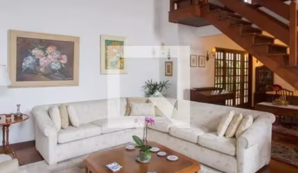 Casa à venda com 410m², 4 quartos e 6 vagas