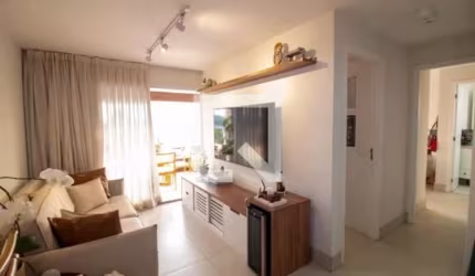 Apartamento no 18º andar com 2 dormitórios e 2 garagens