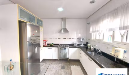 SOBRADO PRÓXIMO PETIT MARENGO COLÉGIO JARDIM TÊXTIL E AV. GUILHERME GIORGI