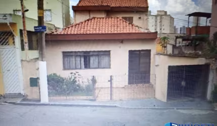 CASA ASSOBRADADA VILA REGENTE FEIJÓ 4 DORMITÓRIOS, 2 BANHEIROS 3 GARAGENS
