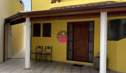 Sobrado Espetacular à Venda no Centro de Ubatuba