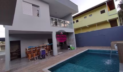 Maravilhosa Casa à Venda em Condomínio Fechado, bairro Horto - Ubatuba/SP!