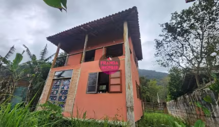 Venda de Sobrado em Ubatuba/SP Bairro Lagoinha!