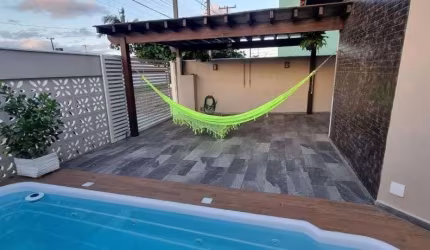 Casa com piscina, 2 quartos bairro Nereidas - Guaratuba PR