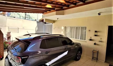 SOBRADO 3 QTS (1 ST) - 2 VGS - TERRAÇO GOURMET - JD UTINGA - R$600 MIL