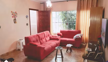 Sobrado amplo, 3 dormitórios e 3 vagas em Santo André.