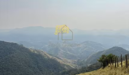 São Francisco Xavier - vista exuberante e com nascente de água