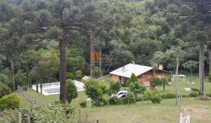 Chácara / sítio com 4 quartos à venda na Carapiaí, 1, Fazenda Souza, Caxias do Sul por R$ 950.000
