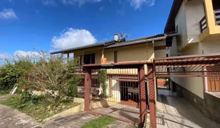 Casa com 3 quartos à venda na Rua Conselheiro Antônio Picolli Filho, 91, Charqueadas, Caxias do Sul por R$ 900.000