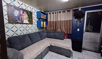 Casa com 2 quartos à venda na Dinarte da Luz Leite, 500, Marechal Floriano, Caxias do Sul por R$ 220.000