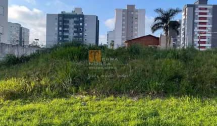Terreno à venda na Rua Santo Vergani, 2, Vila Verde, Caxias do Sul por R$ 270.000