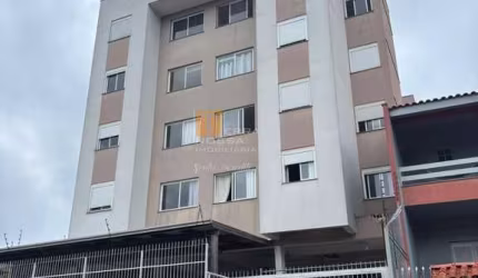 Apartamento com 20 quartos à venda na Ivo Hoffmann, 59, Santa Catarina, Caxias do Sul por R$ 225.000