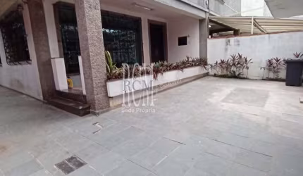 Sobrado com 4 quartos, Itararé, São Vicente - R$ 2.2 mi, Cod: 93446