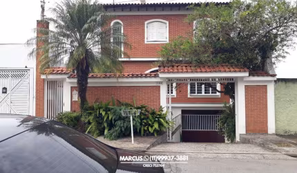 V. SÃO FRANCISCO CASA C/ 3 DORMS; 1 SUÍTE, 10 VGS DE GARAGEM COBERTAS. FL23