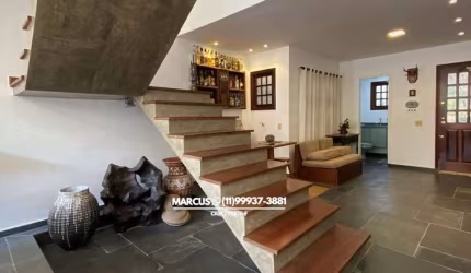 Casa no São Paulo II em cond. fechado c/ 4 dorms; 2 suítes, 6 vagas de garagem. FL23