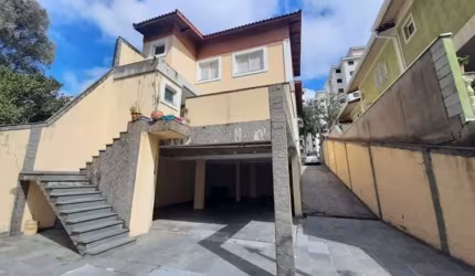 Vendo Sobrado, Próximo ao Metrô Vila Sonia. 3 dorms, 1 suíte, quintal, Lareira, churrasqueira - FL22