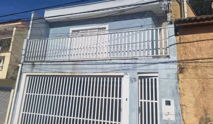 SOBRADO COM 3 DORMITORIOS E 1 SUITE FL26