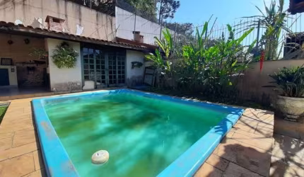 Sobrado com 3 dormitórios, sendo 1 suítes, sala de estar, sala de jantar, sala de TV,  - FL22