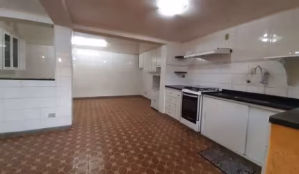 Linda Casa Térrea Reformada, 1 suite, 3 dorms e 2 vagas - FL22
