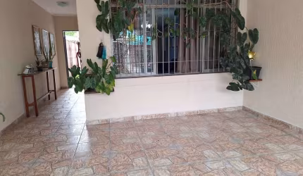 Oportunidade Única: Sobrado em Localização Privilegiada FL43