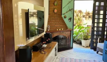 Vendo lindo sobrado, 3 dorms, 1 suite, 2 vagas, churraqueira  - FL22