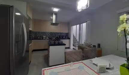 CASA TERRÉA Á VENDA EM CONDOMINIO FECHADO NO BUTANTÃ.