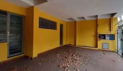 Casa térrea 2 quartos, 2 vagas, edícula FL15