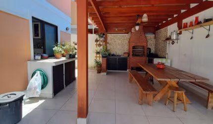 Vendo Sobrado em condomínio,  4 dorms, 2 suites, 4 vagas, churrasqueira, lazer completo - FL22