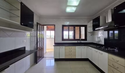 CASA CONDOMINIO VILA GOMES - 3 DORMITORIOS (1 SUITE) COM 3 VAGAS