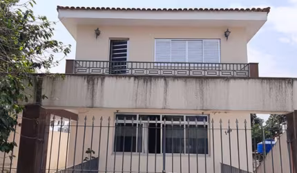 Sobrado Isolado, Rua Fechada e Ótimo Local  - Jaguaré 4 Quartos, 2 Suítes - FL22