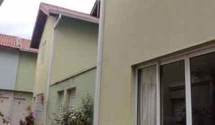 Aconchegante Sobrado de 77m² em Condomínio Fechado FL43