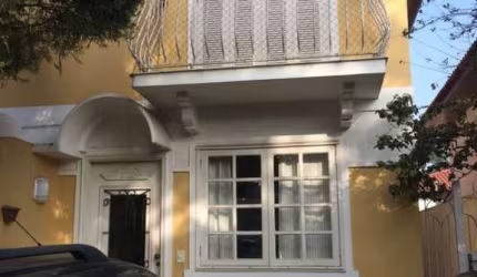 Vendo Sobrado em condomínio,  3 dorms, 1 suite, 2 vagas, churrasqueira, lazer completo - FL22