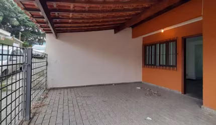 Vendo casa Térrea, com 3 dorms, 1 suite, 2 vagas, e quintal - FL22