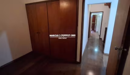 Casa no Jardim Rizzo com 3 quartos, 1 suíte, 2 vagas, quintal. FL23