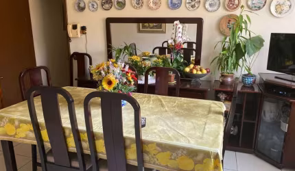 Casa Térrea Ampla com Quintal e Horta na Rua Professor Teotônio Monteiro de Barros Filho. FL43