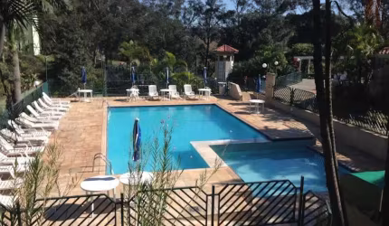 Vendo Sobrado em condomínio,  3 dorms, 1 suite, 2 vagas, churrasqueira, lazer completo - FL22