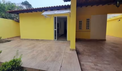 Linda casa Térrea em condomínio, Reformada, 3 suites, 5 Wc, 6 vagas e churrasqueira - FL22