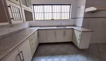Sobrado Jardim Peri Peri: 210 metros, 4 dormitórios, 3 vagas