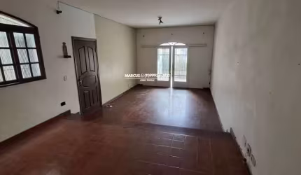 Casa no Bonfiglioli com 3 Quartos, sendo uma suíte, sala ampla. FL23