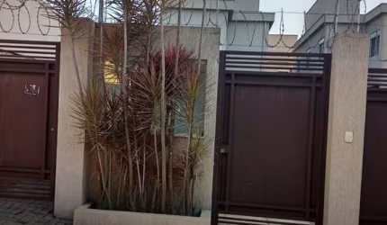 Sobrado com 120m² em Condomínio Fechado - Seu Novo Lar Te Espera FL43