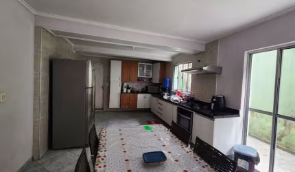 Casa Pronta para Morar no Jardim Arpoador, São Paulo - 3 Quartos, Suíte, Amplo Quintal e Garagem FL3