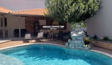 Linda casa no Pq. dos Príncipes com 4 suítes, 4 vagas, piscina. FL23