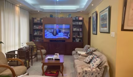 Conforto e Espaço na Avenida Rio Pequeno: Casa Térrea com 3 Suítes e Edícula! FL12