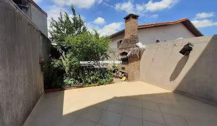 Sobrado no Jd. Bonfiglioli com 3 suítes, 3 vagas, quintal. FL23