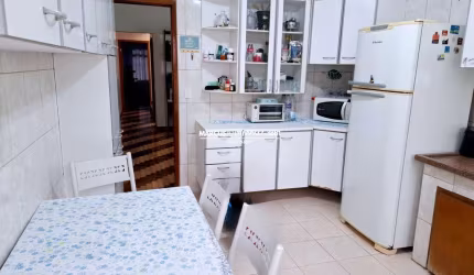 Casa à venda no Jardim Peri Peri  Conforto e localização privilegiada. FL23